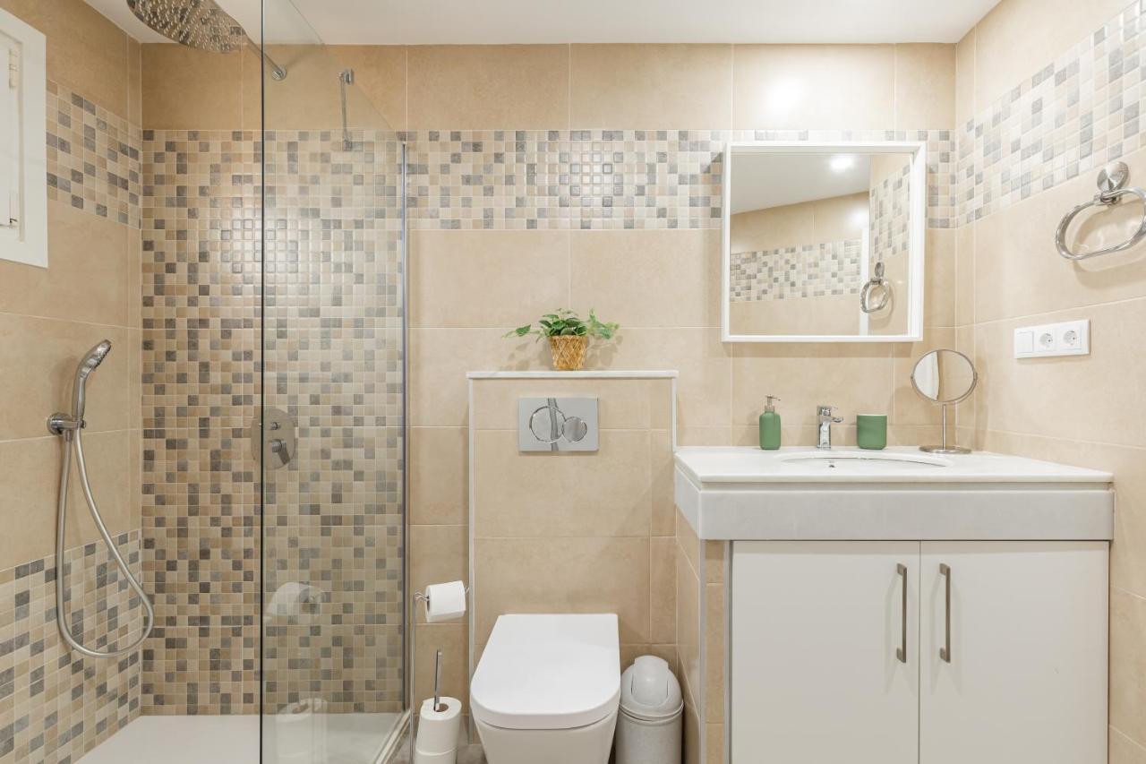 Modern Apartment Steps From The Beach Torrox Exteriér fotografie